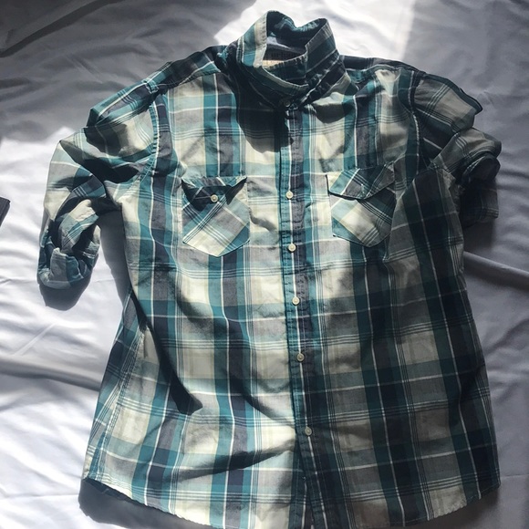 Button down - Picture 1 of 1